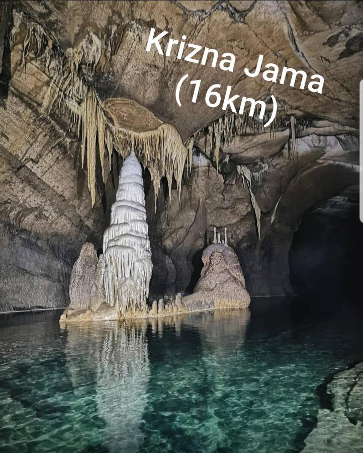 Sodrazica Planinski Dom Na Travni Gori מראה חיצוני תמונה